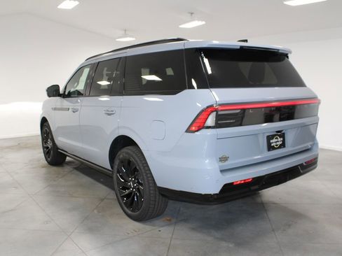 New 2025 Lincoln Navigator Reserve w/ Jet Appearance Package image 6