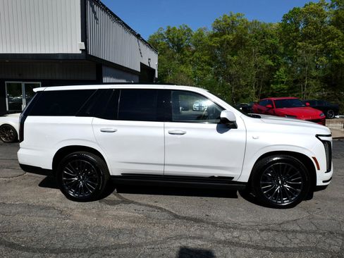 Used 2025 Cadillac Escalade Sport Platinum w/ LPO, Floor Liner Package image 4