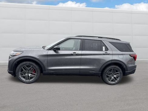 New 2026 Ford Explorer ST-Line w/ ST-Line Street Pack AWD/4WD image 2