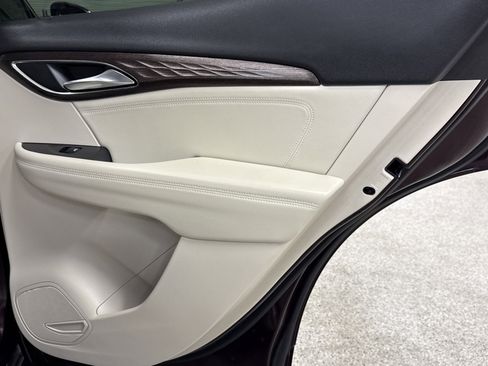 Used 2023 Buick Envision Avenir image 21