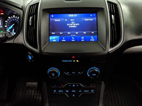 Used 2020 Ford Edge SE image 8