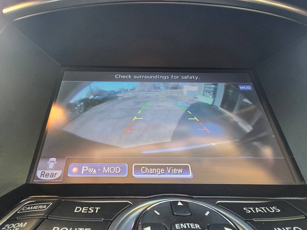 Used 2015 INFINITI QX70 AWD w/ Premium Package image 24