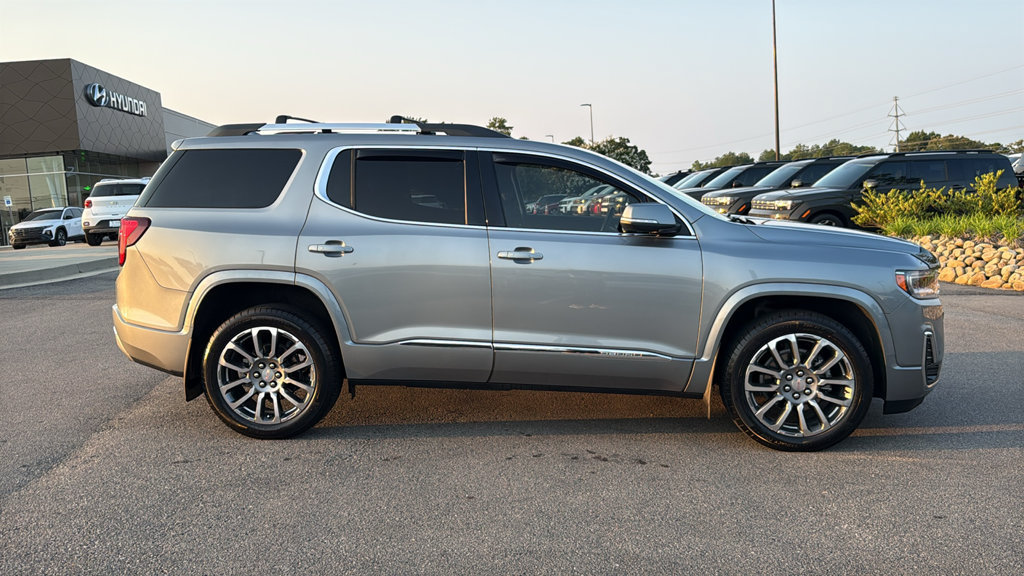 Used 2023 GMC Acadia Denali FWD image 8