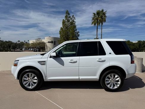 Used 2015 Land Rover LR2 HSE LUX image 5