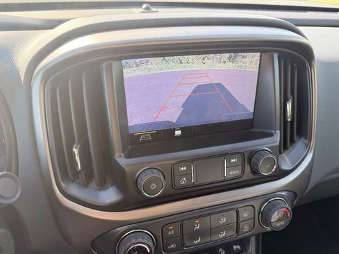 Used 2022 Chevrolet Colorado Z71 AWD/4WD image 14