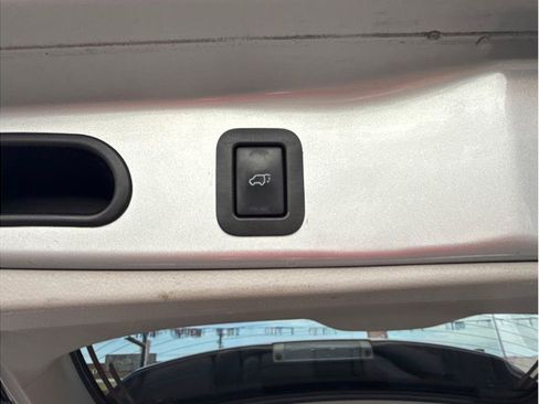 Used 2015 Toyota Highlander XLE FWD image 17