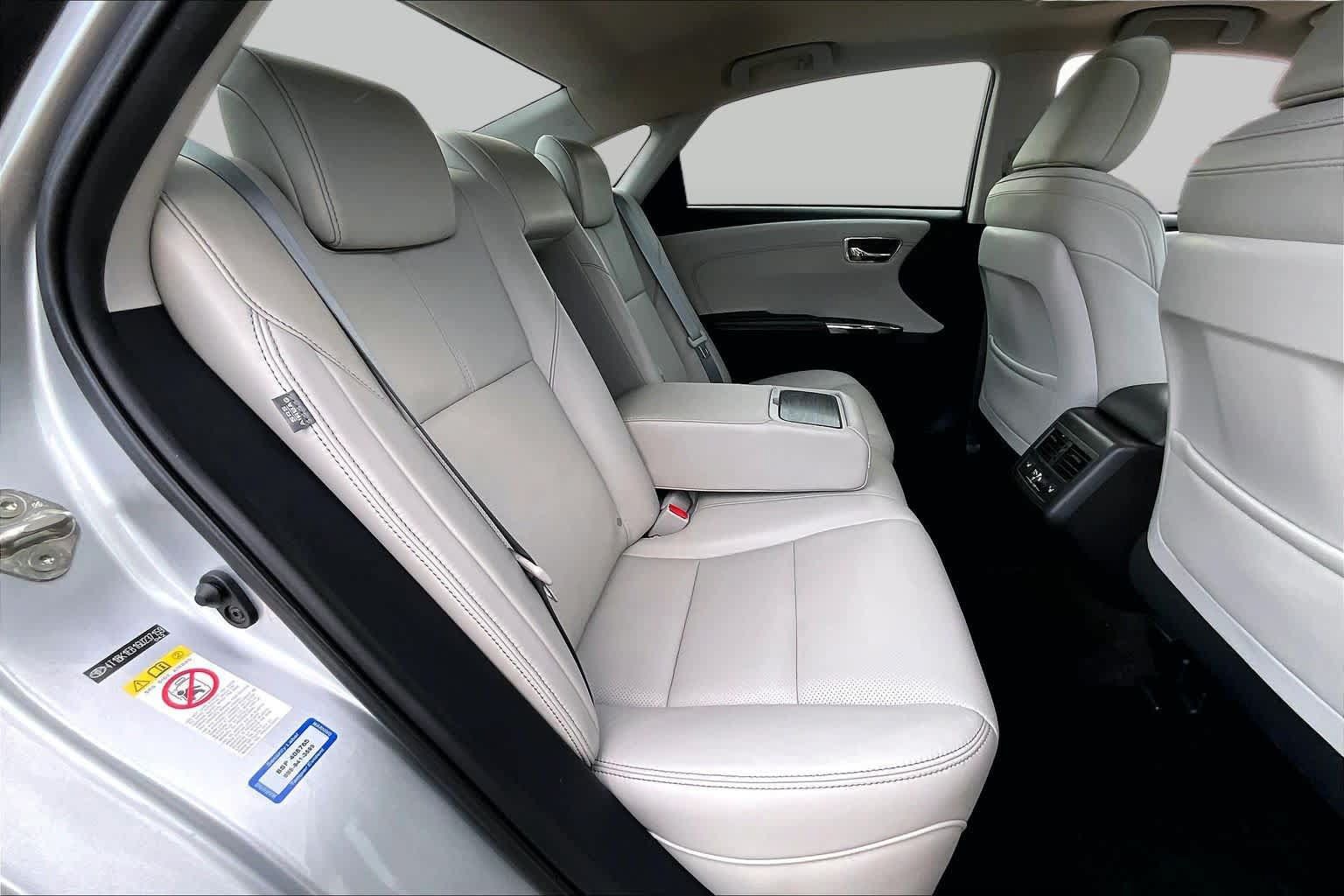 Used 2016 Toyota Avalon Limited w/ Toyota Safety Sense Package FWD image 21
