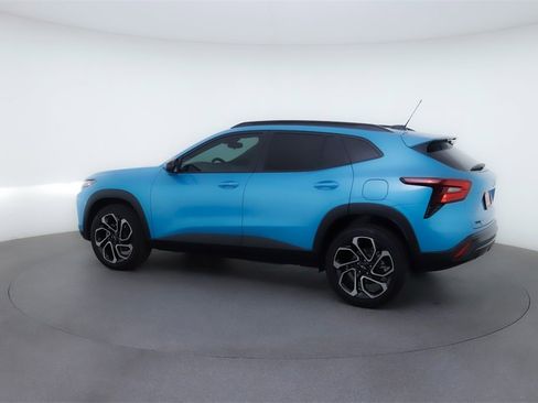 Used 2025 Chevrolet Trax RS w/ Driver Confidence Package image 3