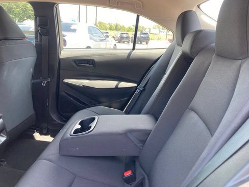 Used 2025 Toyota Corolla LE FWD image 11