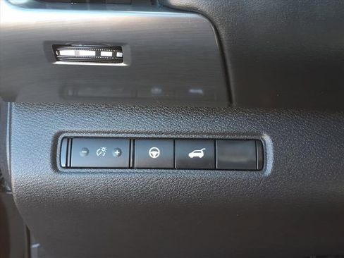 Certified 2024 Nissan Pathfinder SL image 17