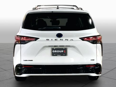 Certified 2025 Toyota Sienna XSE w/ XSE Plus Package AWD/4WD image 5