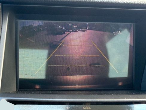 Used 2011 Honda Accord EX-L image 25