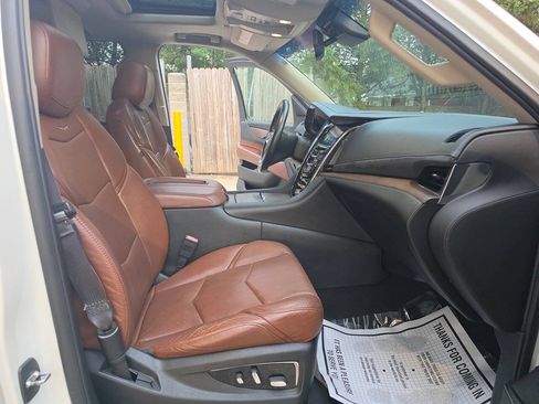 Used 2015 Cadillac Escalade Premium AWD/4WD image 12