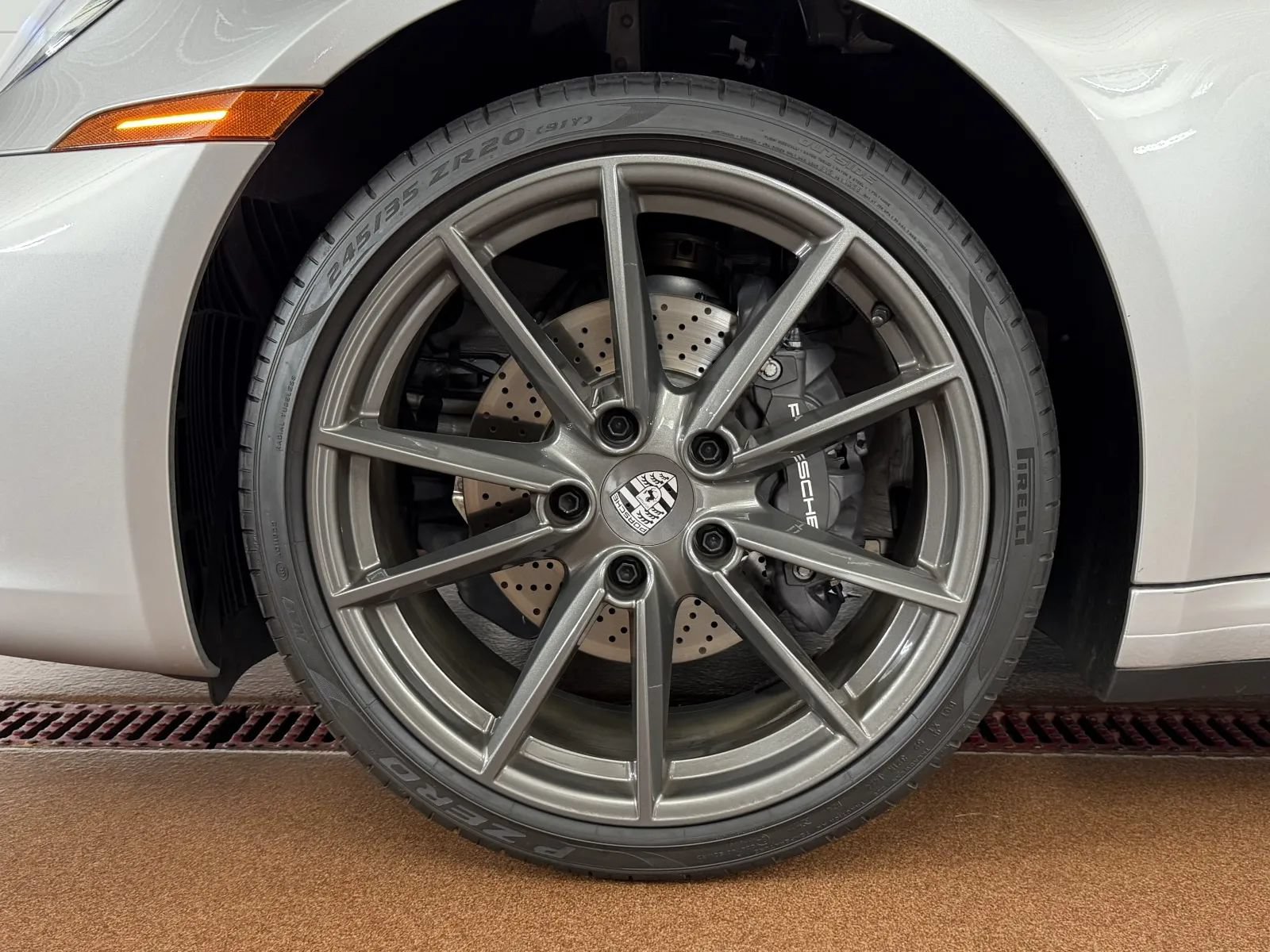 Used 2024 Porsche 911 Carrera T RWD image 8