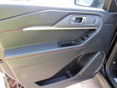 Used 2025 Ford Explorer ST-Line AWD/4WD image 15