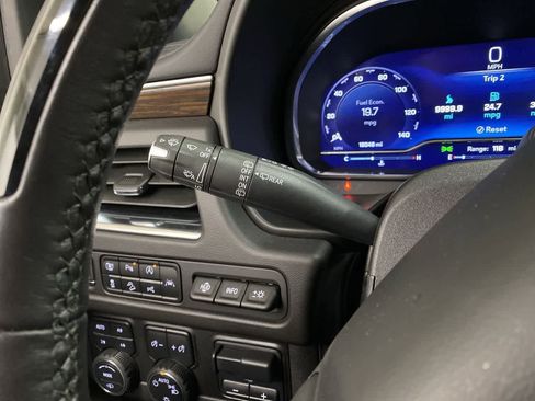 Used 2024 Chevrolet Suburban High Country w/ Advanced Technology Package image 23