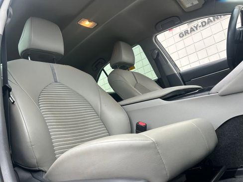 Used 2018 Toyota Camry SE image 46