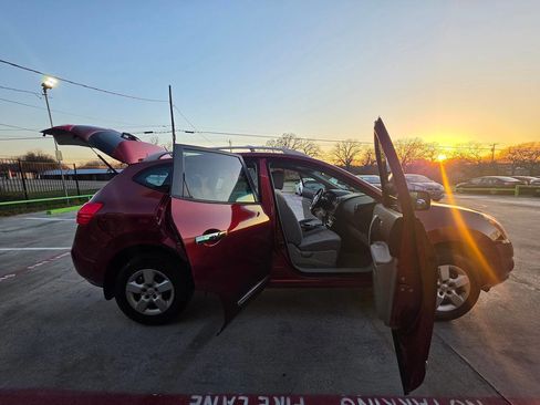 Used 2014 Nissan Rogue S w/ Convenience Package image 39