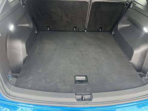 Certified 2024 Volkswagen Atlas Cross Sport SEL R-Line image 32