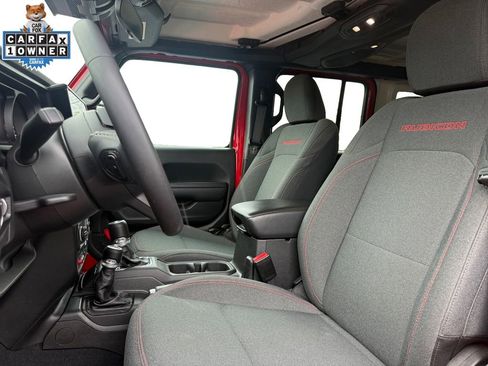 Certified 2025 Jeep Wrangler Unlimited Rubicon AWD/4WD image 9