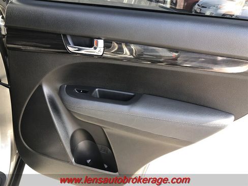 Used 2012 Kia Sorento LX w/ V6 Convenience Pkg FWD image 18
