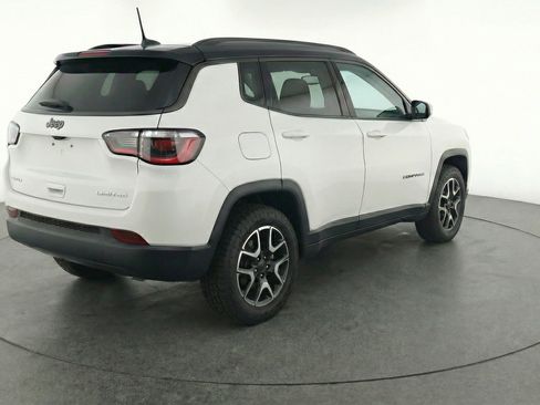 Used 2025 Jeep Compass Trailhawk image 9