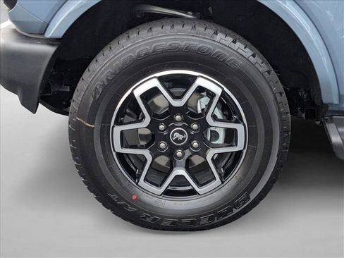 New 2025 Ford Bronco Outer Banks image 9