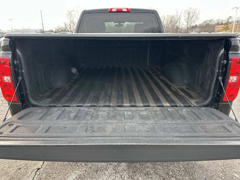 Used 2018 Chevrolet Silverado 1500 LT w/ Midnight Edition image 9