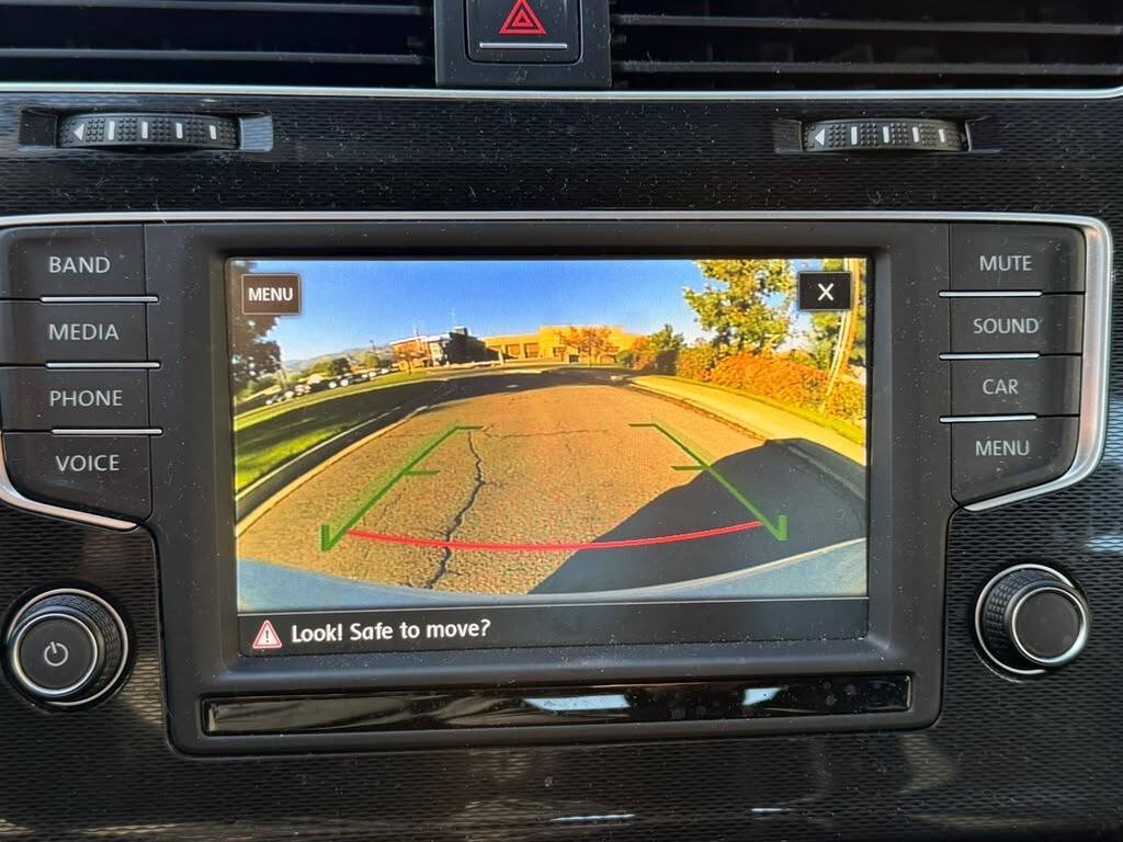 Used 2017 Volkswagen GTI SE FWD image 12