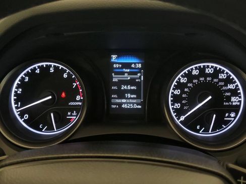 Used 2023 Toyota Camry SE FWD image 17