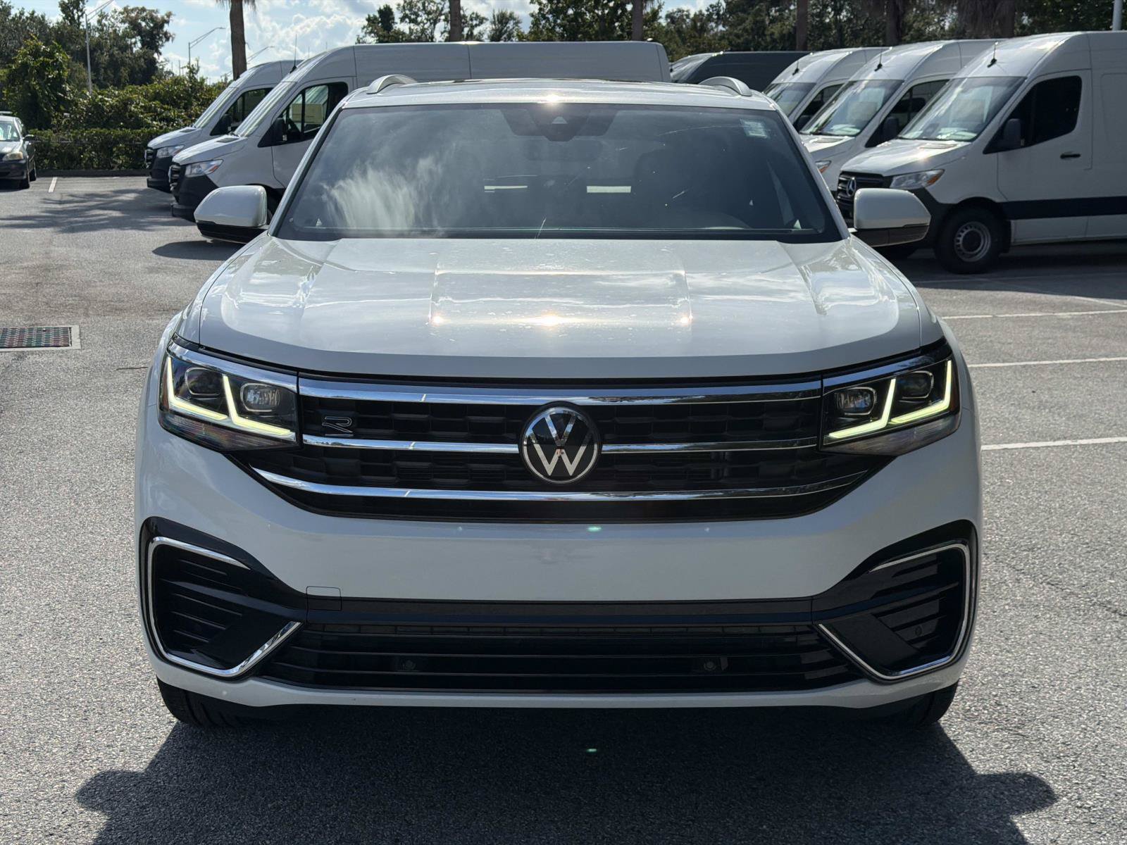 Used 2022 Volkswagen Atlas Cross Sport SEL R-Line AWD/4WD image 9