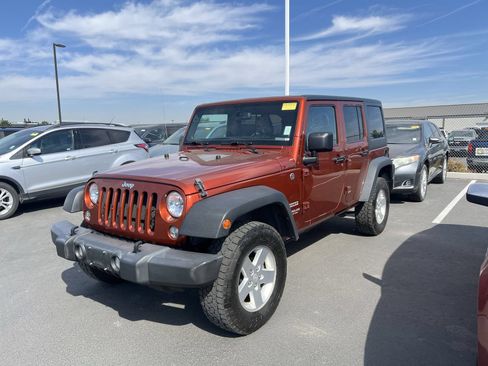 Used 2014 Jeep Wrangler Unlimited Sport w/ Quick Order Package 24S AWD/4WD image 2