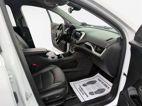 Used 2023 GMC Terrain SLT image 25