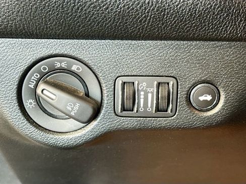 Used 2018 Dodge Challenger R/T Scat Pack w/ Driver Convenience Group image 11