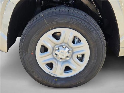 New 2026 Toyota Tundra SR image 10