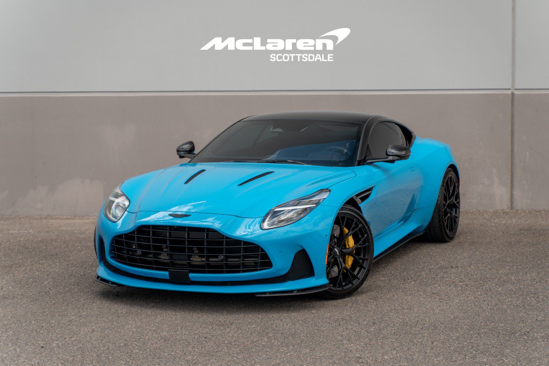 Used 2024 Aston Martin DB12 Coupe RWD image 1