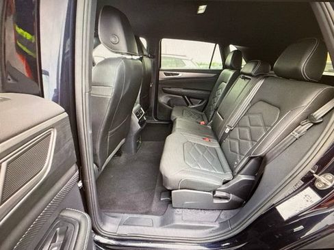 Used 2025 Volkswagen Atlas Cross Sport SE FWD image 12