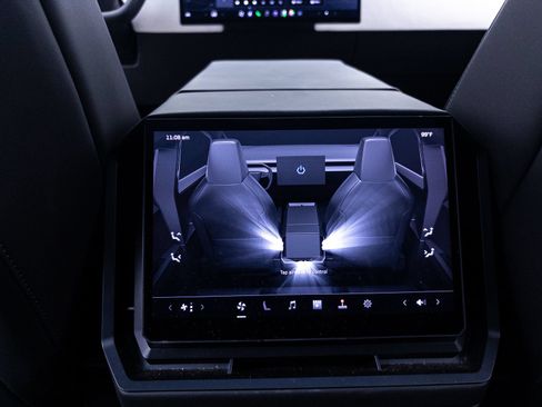 Used 2024 Tesla Cybertruck AWD Crew Cab image 37