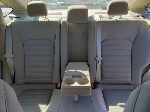 Used 2018 Ford Fusion SE w/ Fusion SE Technology Package image 32