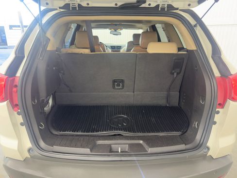 Used 2011 Chevrolet Traverse LTZ image 13