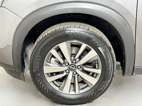 Used 2023 Nissan Pathfinder SL image 30