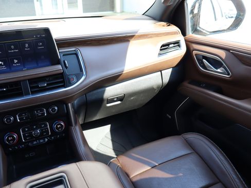 Used 2024 Chevrolet Tahoe High Country w/ Premium Package image 15