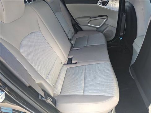 Used 2023 Kia Soul LX image 18