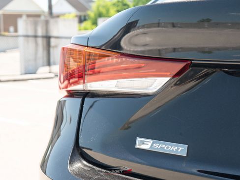 Used 2018 Lexus IS 300 F Sport w/ F Sport Package AWD/4WD image 46