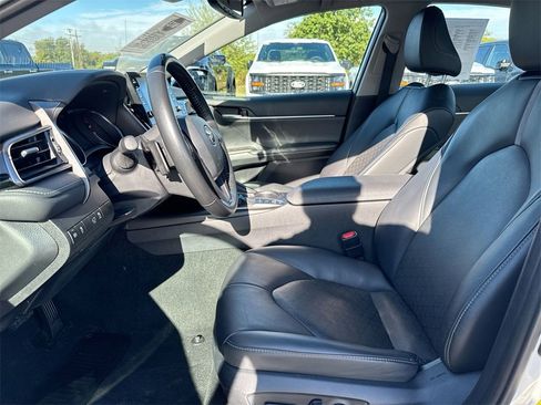 Used 2023 Toyota Camry XSE image 18