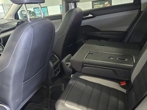 Used 2022 Volkswagen Taos SEL image 14