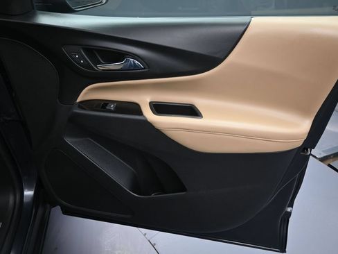 Used 2022 Chevrolet Equinox Premier FWD image 35