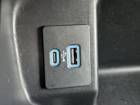 Used 2024 Ford F150 XLT w/ Mobile Office Package image 19