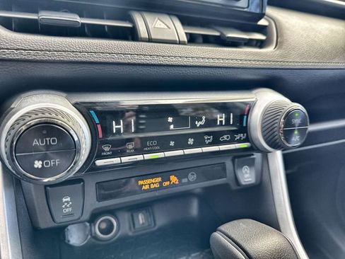 Used 2022 Toyota RAV4 XLE image 27