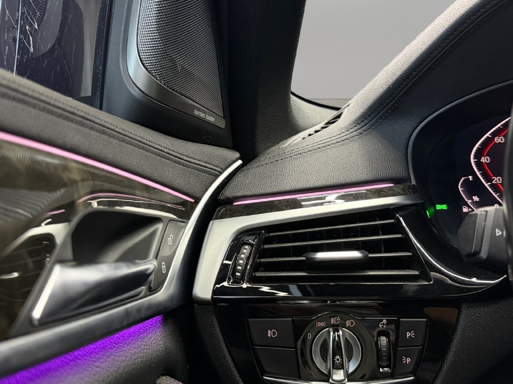 Used 2020 BMW 540i w/ M Sport Package RWD image 24
